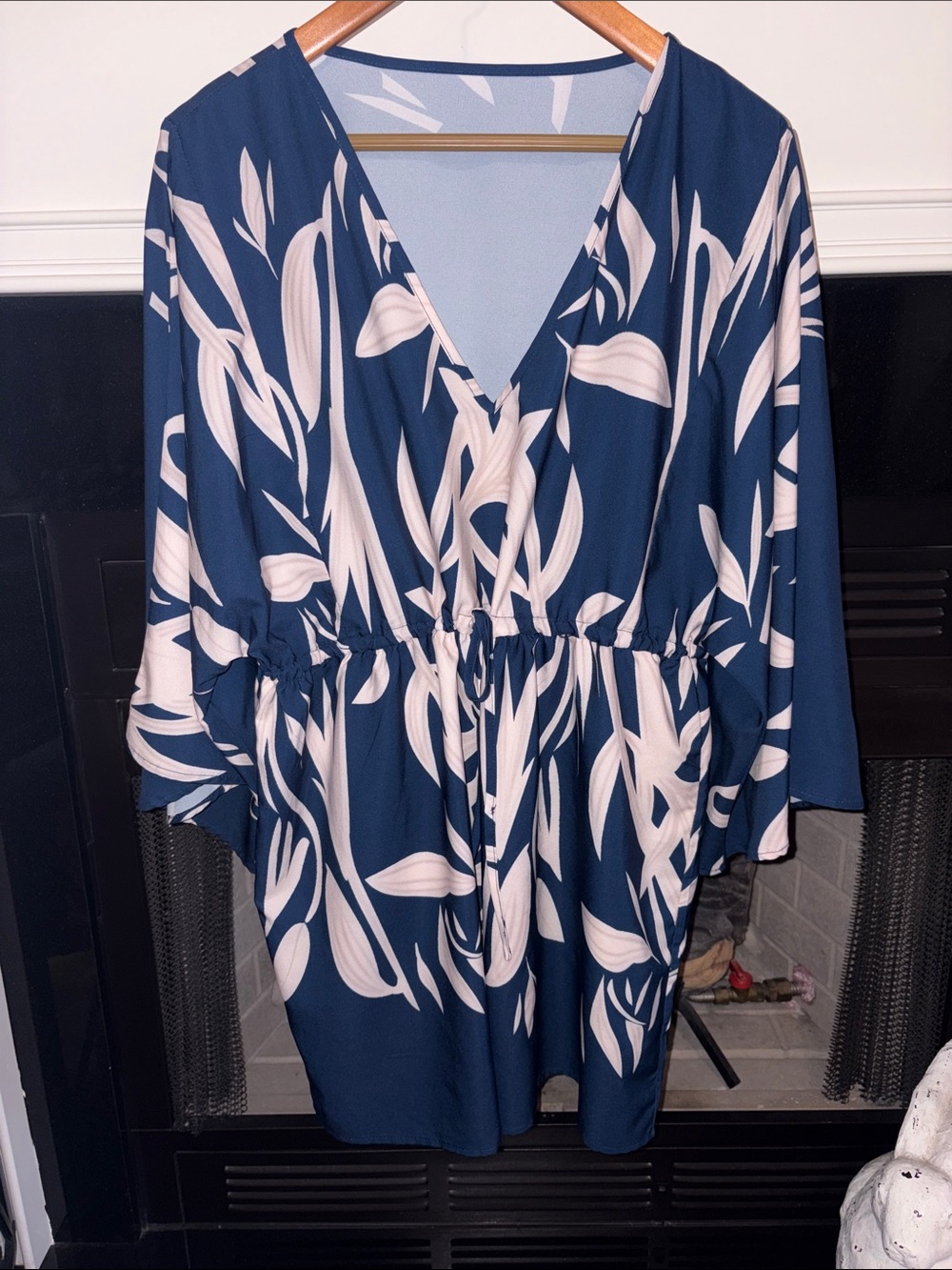 Women’s Navy Blue Floral V-Neck Dress with tie waist, size L.